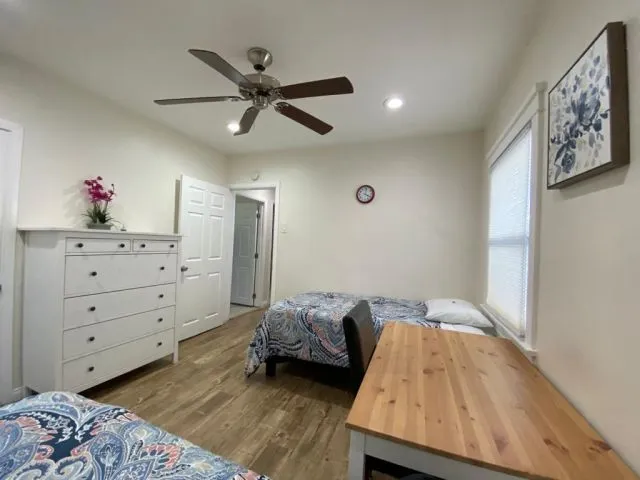 Kiralık Oda 1606 E 7th St, Long Beach